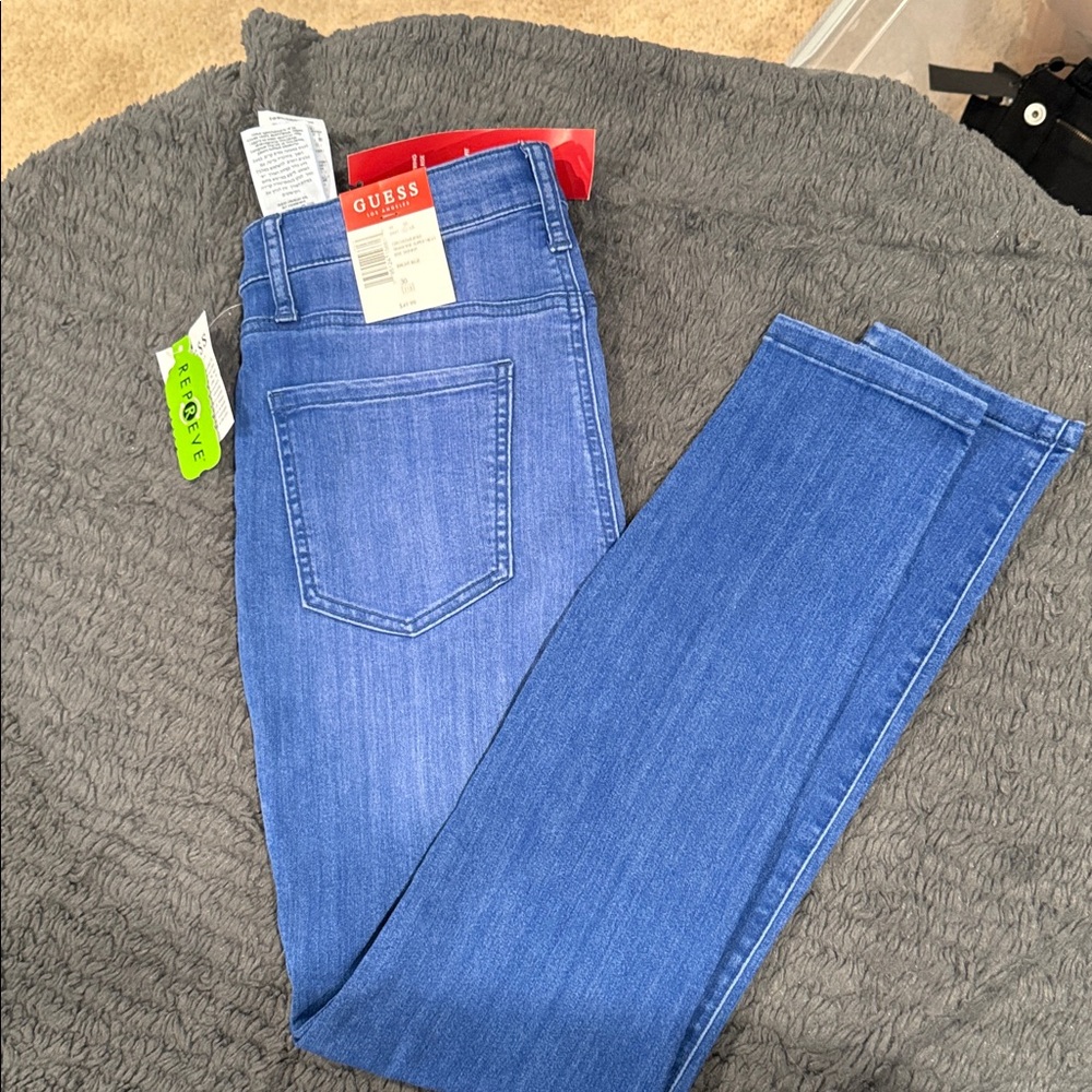 GUESS Women's Classic Blue Skinny Jeans